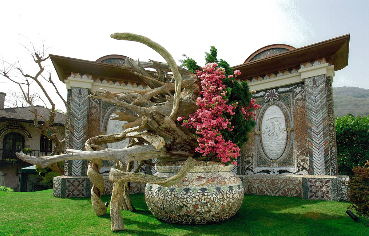 [2006年]
箱根ガラスの森美術館