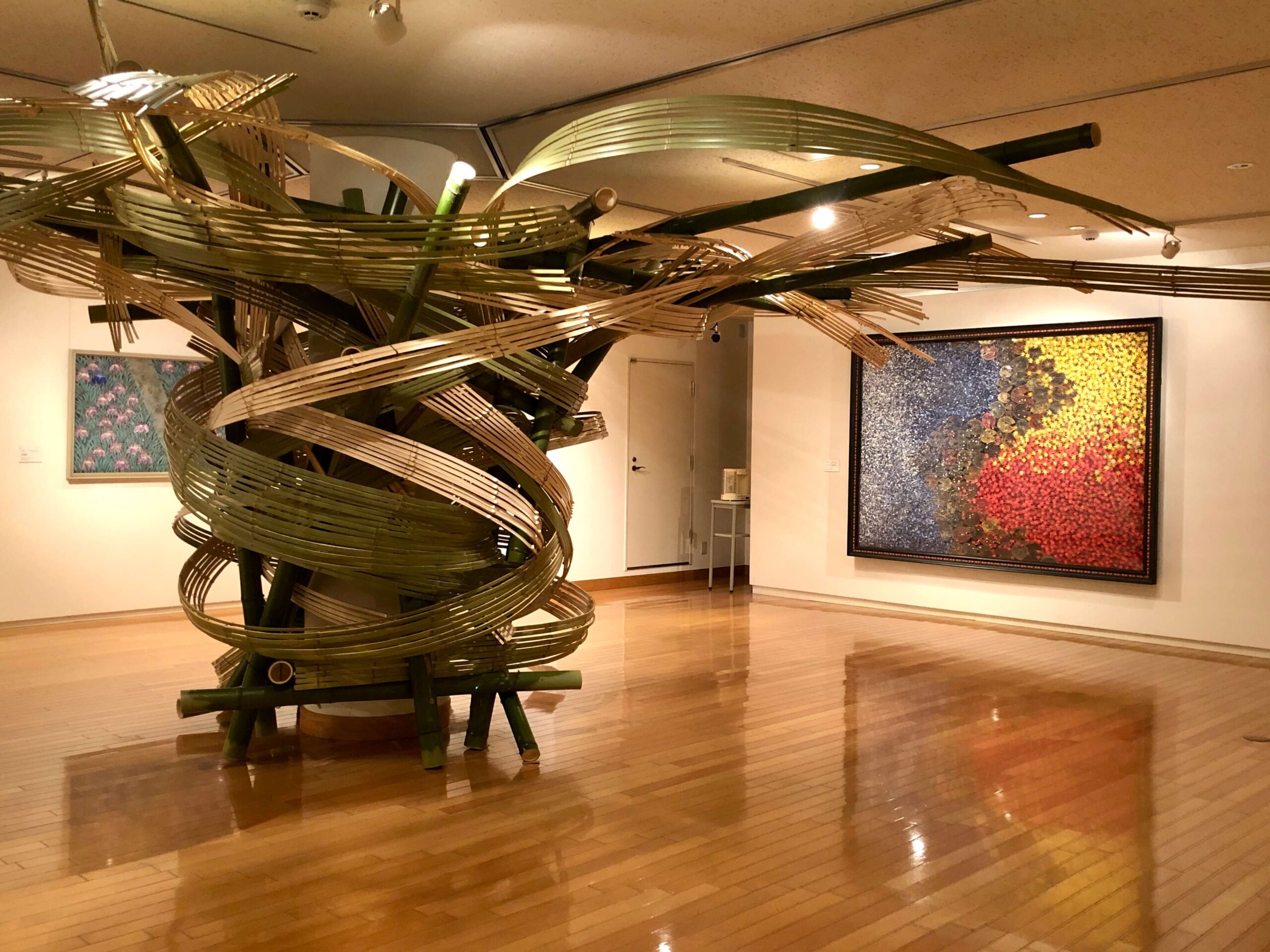 [2022年]
湯河原美術館
「草月×平松礼二 竹と華の饗宴」