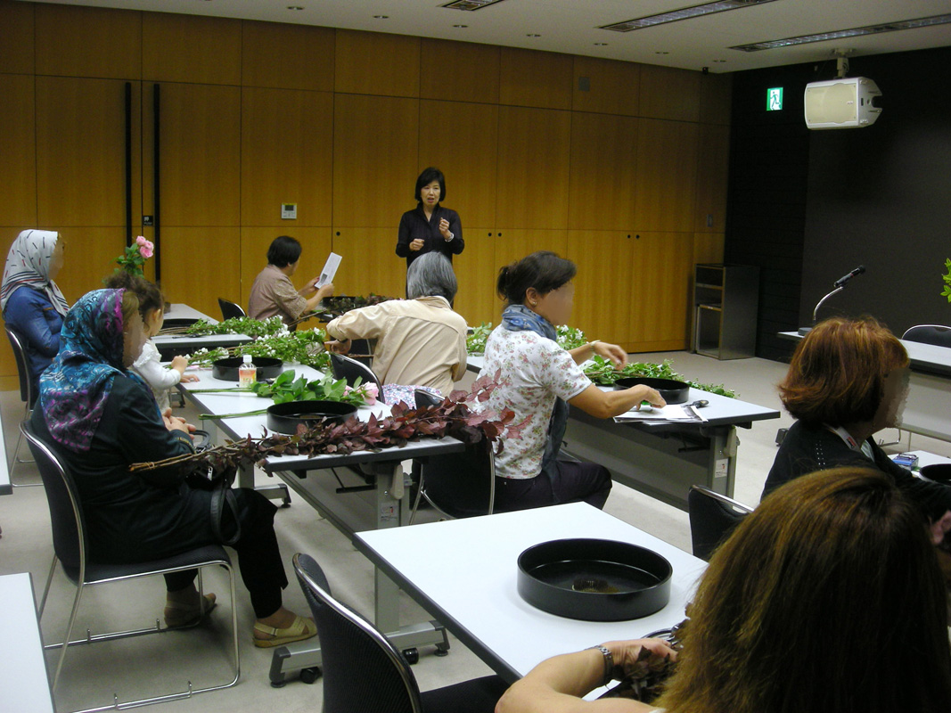 [2013年]
TCVBいけばな体験/国際フォーラム