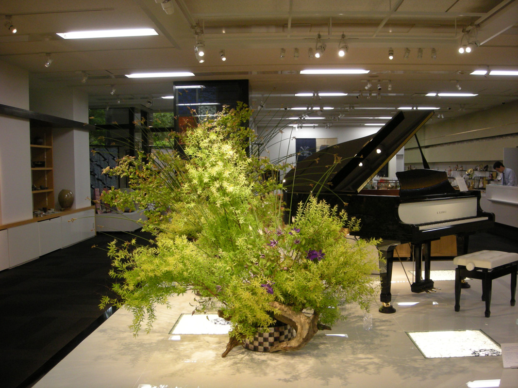 [2012年]
伝統工芸青山スクエア