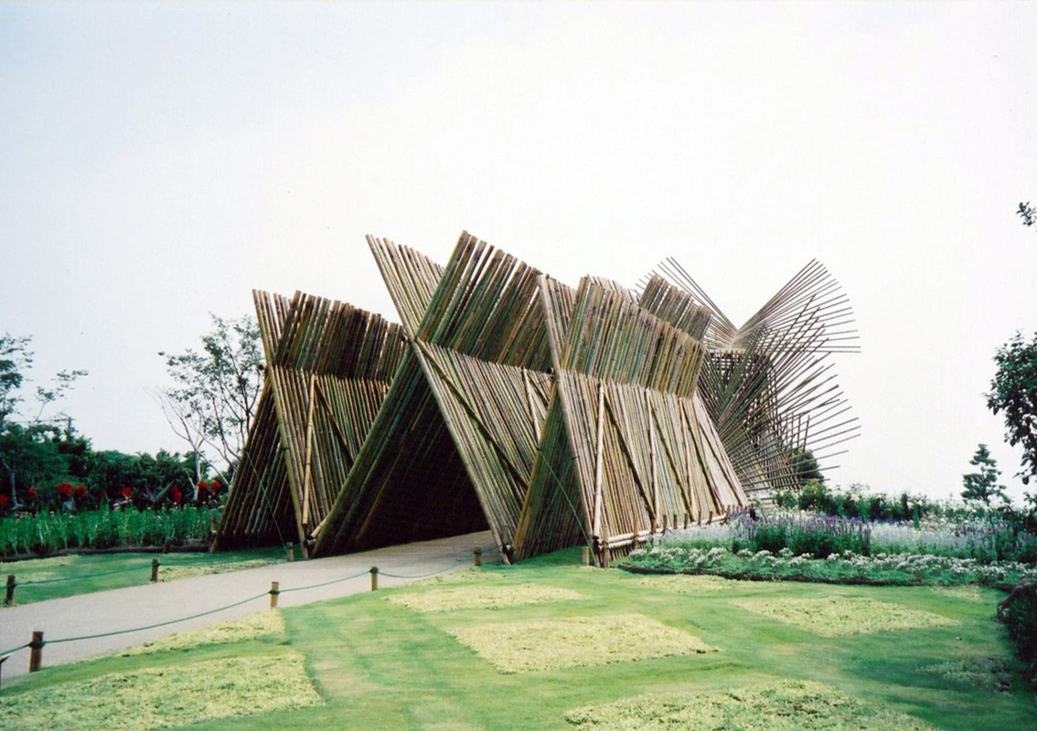 [2004年]
浜名湖ガーデンパーク
「しずおか国際園芸博覧会　浜名湖花博『花の丘』」