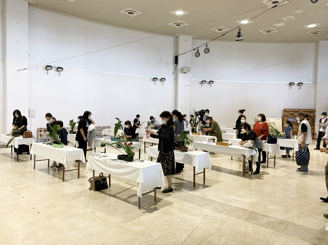 ぐんまフラワーパーク
鶴よりいづる生命（いのち）
1万本のバラ×座・草月(2020年)