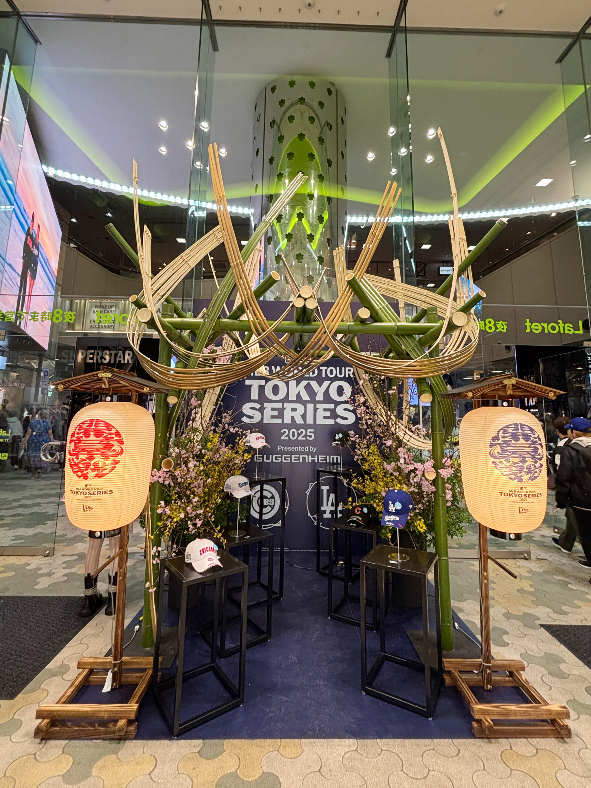 「GR8 x MLB TOKYO SERIES SPECIALCOLLECTION」エントランス装飾